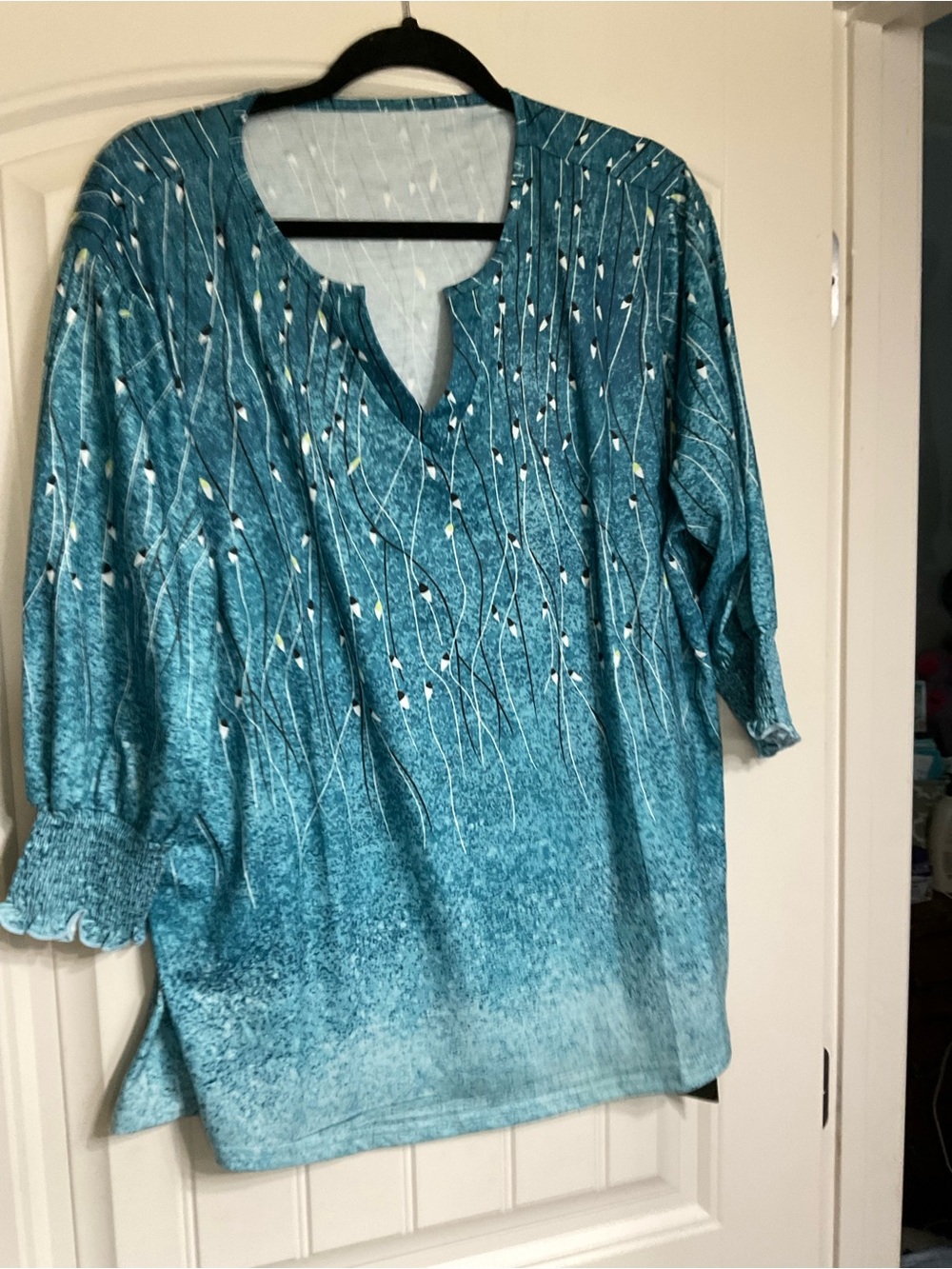 NWT Teal Patterned Women's Split-Neck Blouse Size XXL - Picture 2 of 9
